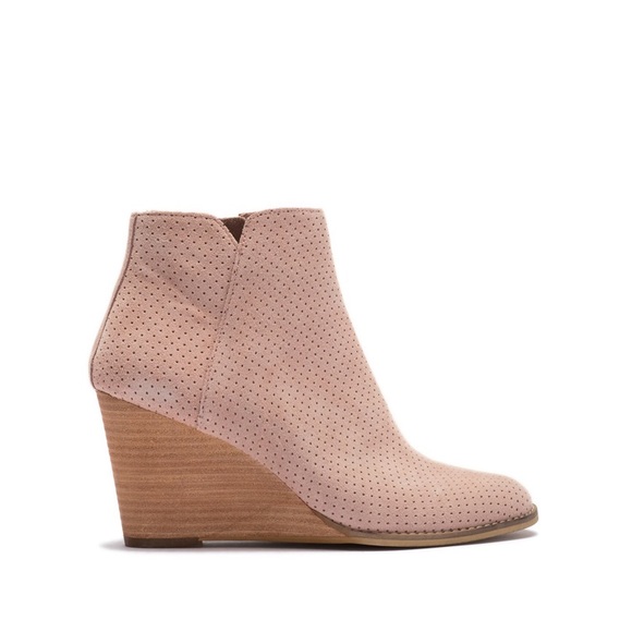 susina wedge booties
